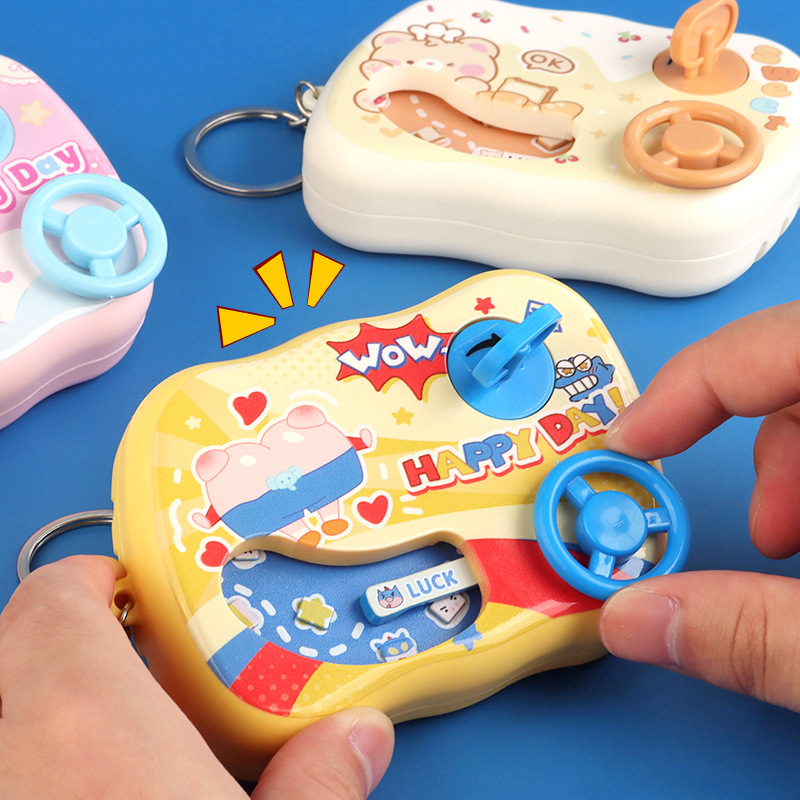 Mini Car Adventure Game Consol - Gaming Console Keychain 评论和价格